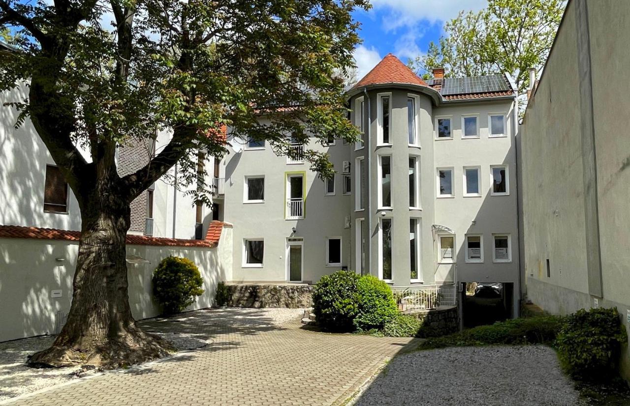 Benevia Apartments Печ Экстерьер фото